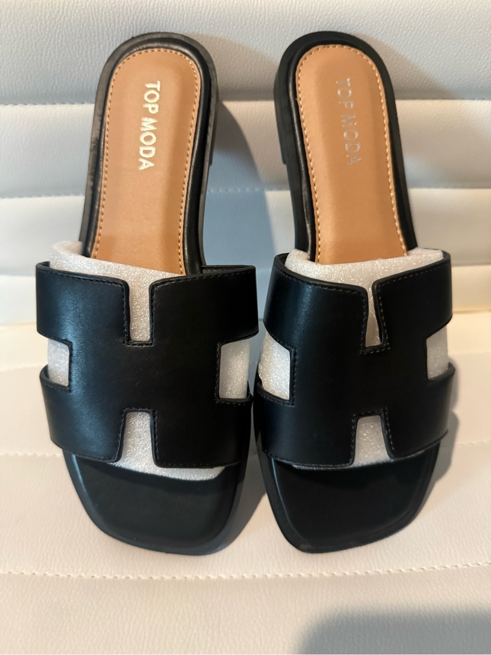 TOP Moda Black Open-Toe Slide Mules